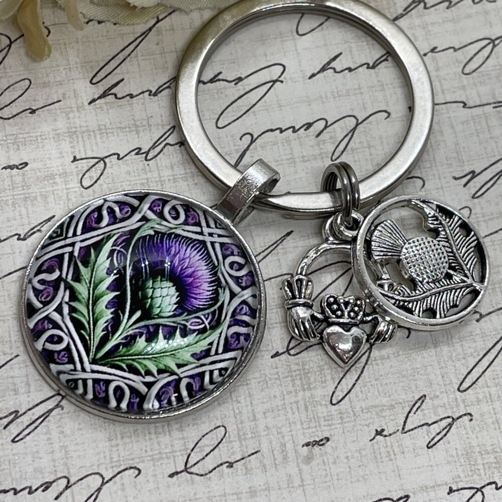 Scottish Thistle Keychain Key Claddagh Heart Gift Box Necklace Irish Crown New - Picture 3 of 16
